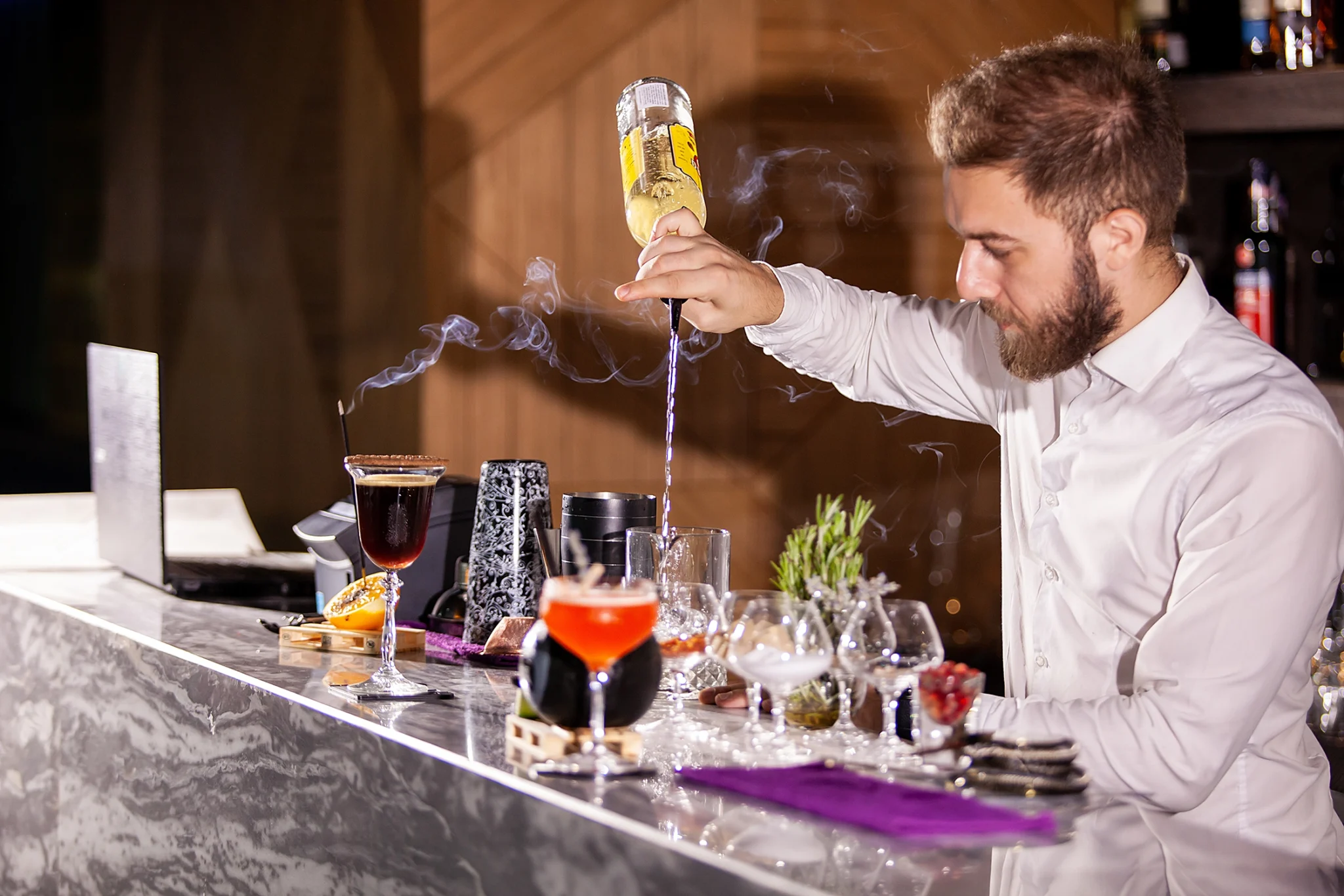 Peut-on devenir barman sans expérience ?